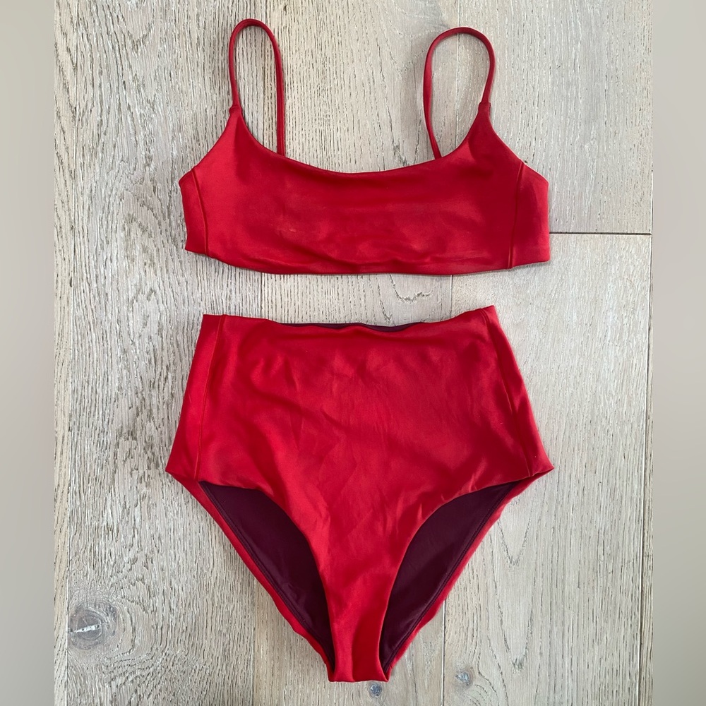 LEFT ON FRIDAY LOF SET Sweet Chili Heat Red Small Pool Days Top Hi Tide Bottoms